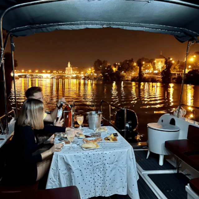 Sevilla: Romantic Boat Ride - What the boat provides during the ride
