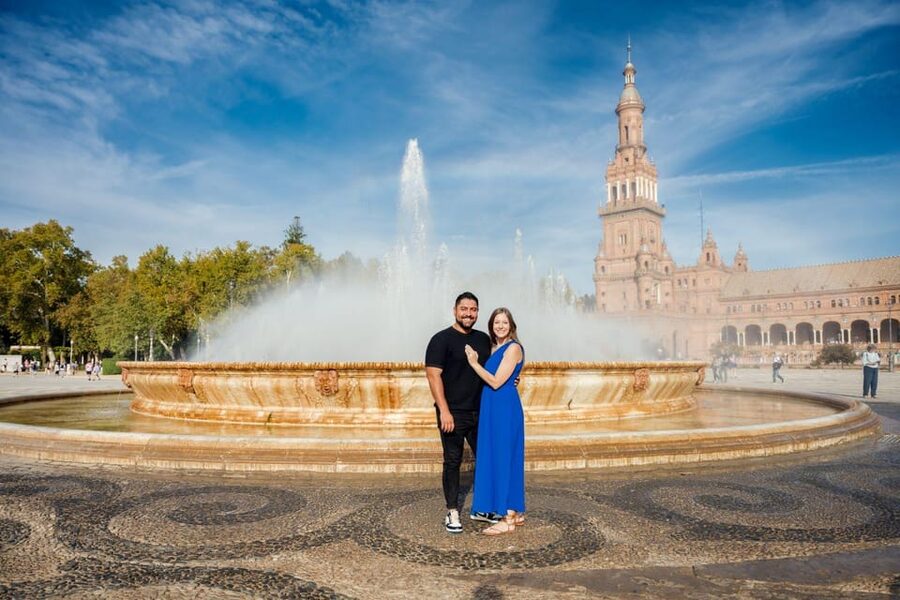 Seville: Romantic photoshoot for Couples - What the $176 group price really covers