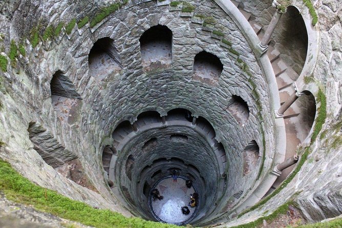 Sintra Romance and Mystery Private Tour - Sintra’s historic center and the 20-minute carriage ride