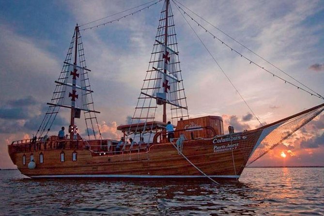Spanish Galleon - Romantic Lobster Dinner Cruise & Live Saxophone - How the two-and-a-half-hour evening unfolds