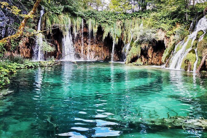 Split to Zagreb or airport Zagreb via Plitvice lakes for singles or couples - What the nine to ten hours really means