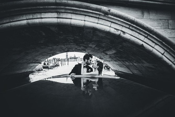 Sunrise Couple Photoshoot Tour - Who should book this Venice photo experience?