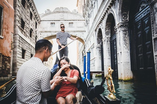 Sunrise Couple Photoshoot Tour - Should you book the sunrise session?