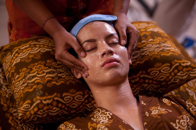 Sweet Dream Couple Treatment by ANJALI SPA - The facial and the flower bath finale