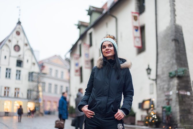 Tallinn 1 Hour Romantic Photo Tour - What you receive after the session