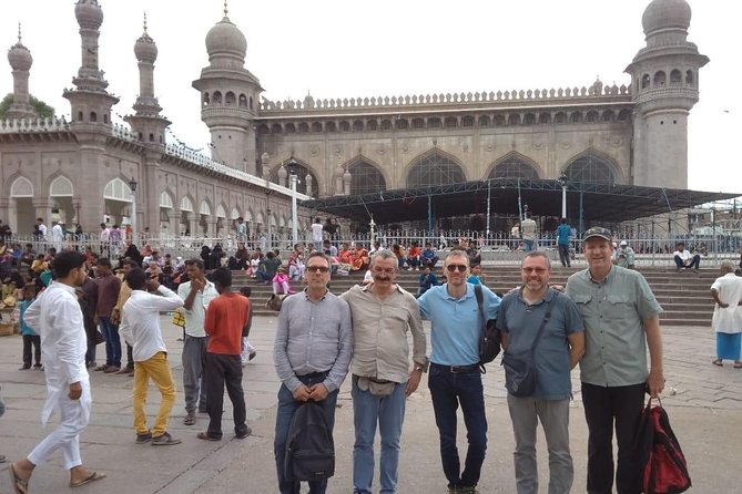 The White Mughal tour in Hyderabad about Romance & Betrayal - Three gates, a cemetery, a stepwell, and a dog memorial