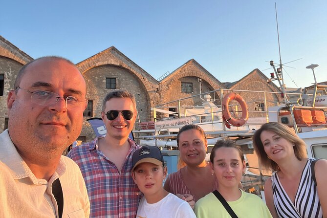 True Love in Chania: Self-Guided Romantic Puzzle Walk - Finding the synagogue on Kondilaki Street