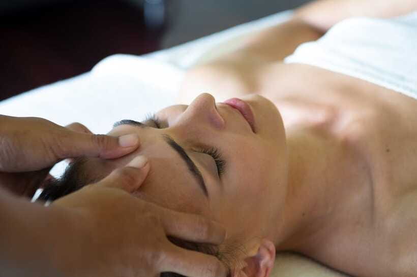 Ubud: Couple Spa Treatment with Bath Ritual & Sparkling Wine - Booking and timing advice