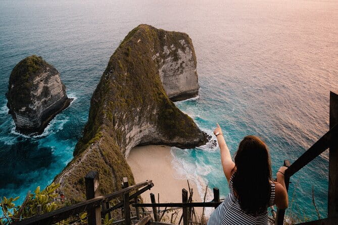 Ubud Romantic Floating Lunch Jungle Swing and Waterfall - Tegenungan Waterfall and the final walk