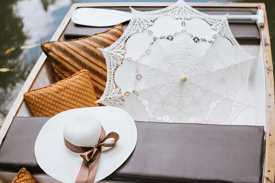 Ubud: Romantic Picnic on a Wooden Boat with Sparkling Wine - Meeting at Dua Dari, a Residence by Hadiprana