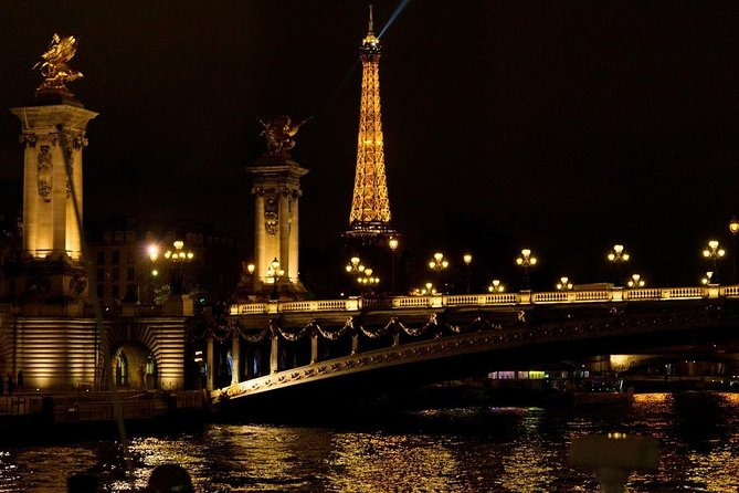 Valentine's Day Seine River Champagne Cruise - Why a Seine cruise works for Valentine’s Day
