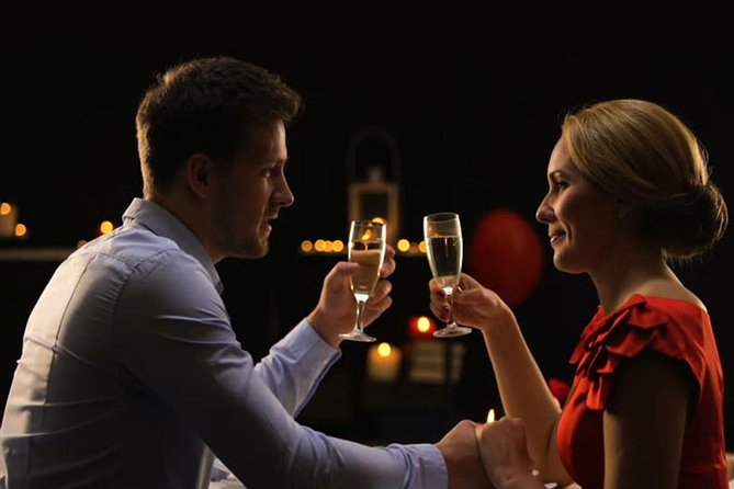 Valentine's Day Seine River Champagne Cruise - Starting at Square du Vert-Galant and Pont Neuf