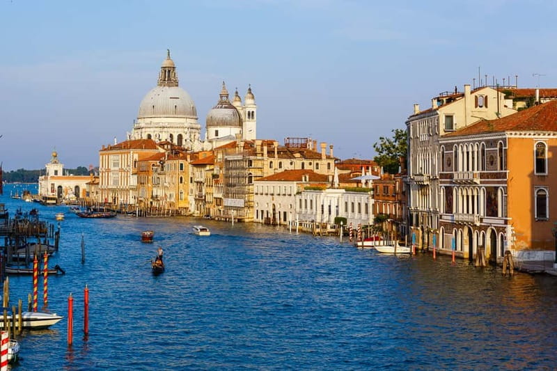 Venice: Romantic Shared Gondola Serenade on the Grand Canal - A musical start near San Marco Square