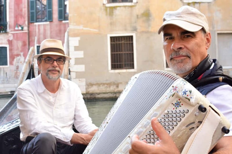 Venice: Romantic Shared Gondola Serenade on the Grand Canal - What the 30-minute gondola ride is really like