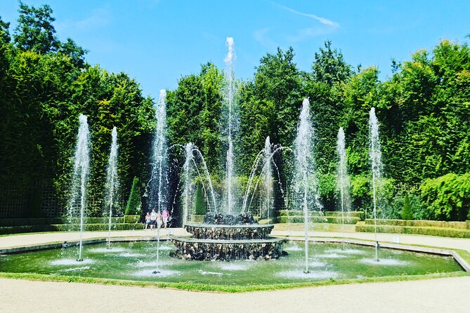 Versailles Golf Cart Guided Tour and Romantic Boat with Champagne - Who should book this Versailles experience?