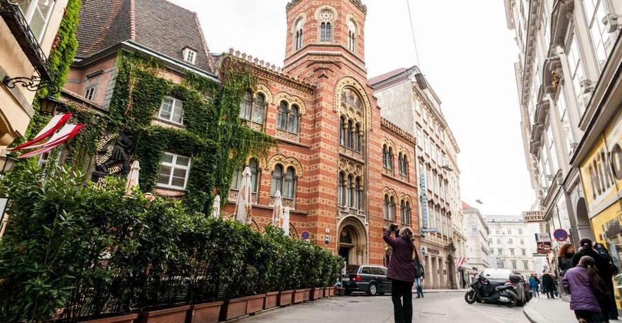 Vienna: Romantic Old Town 2-Hour Discovery Tour - Key points to know before booking