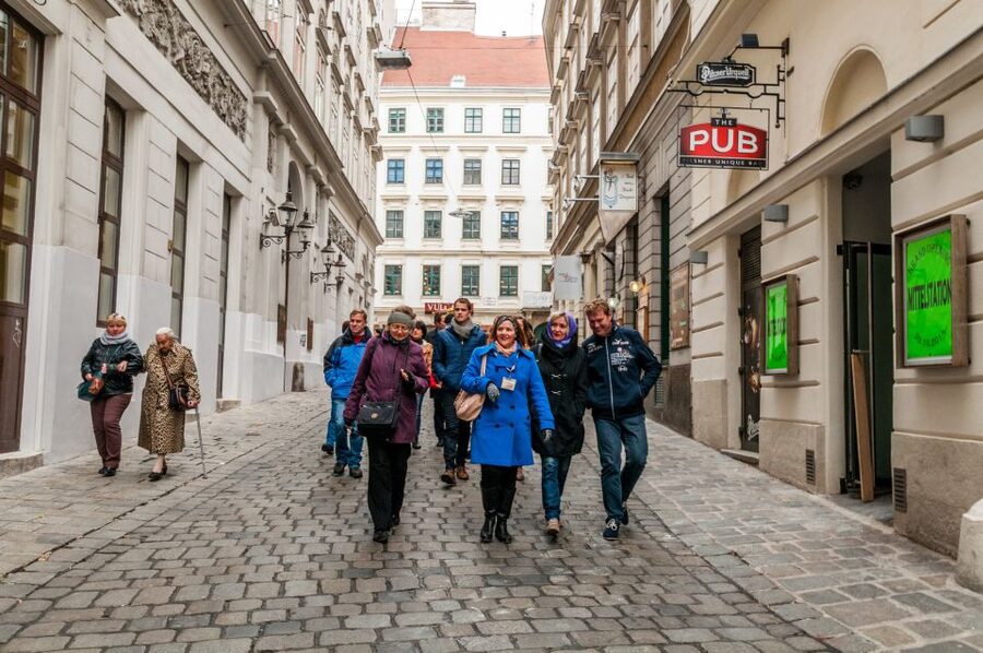 Vienna: Romantic Old Town 2-Hour Discovery Tour - The Greek Quarter beside the Danube