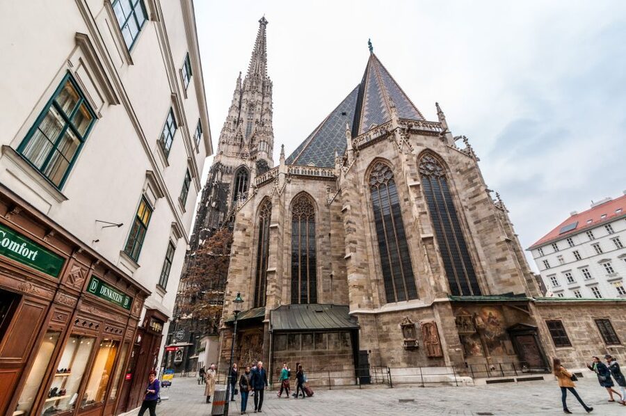 Vienna: Romantic Old Town 2-Hour Discovery Tour - The old university and Jesuit quarter