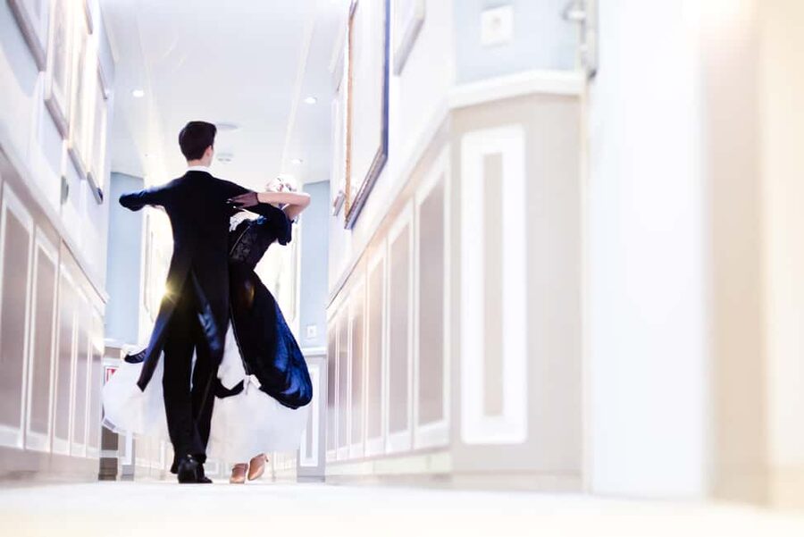 Vienna: Viennese Waltz Beginner Workshop for Couples - Practical details that affect your day
