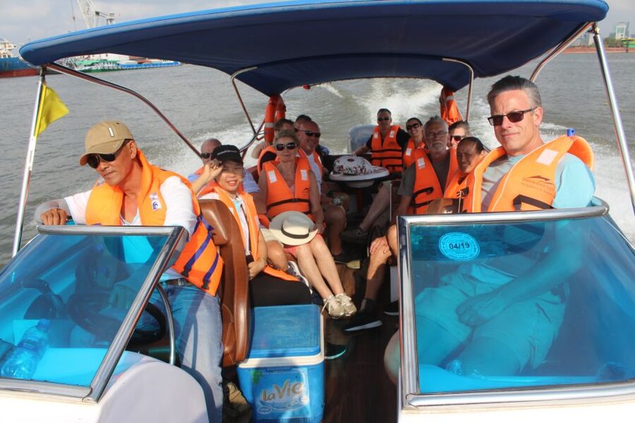 VIP Tour Enjoy Romantic Sunset by Speed Boat Free Cocktail - What this Saigon River sunset trip is really like