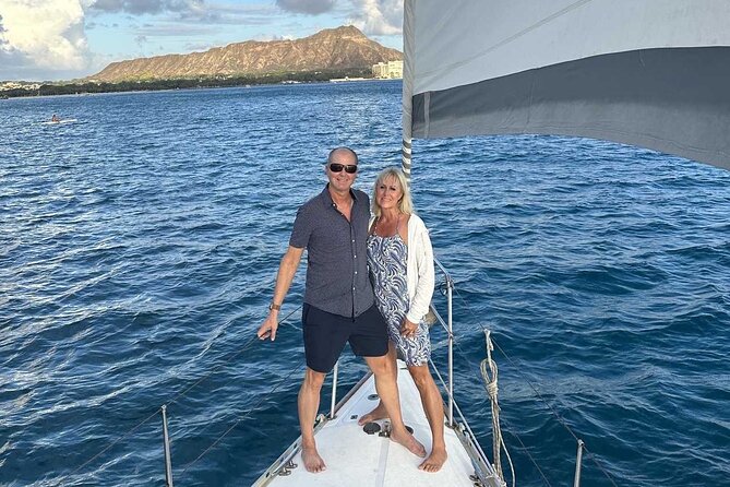 Waikiki private Day Tour and Sunset sail for couples - Magic Island and the Ala Moana view