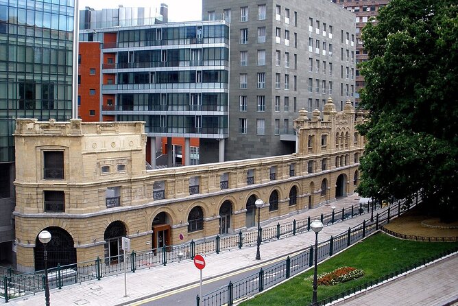 Year of Love in Bilbao: Self-Guided Romantic Puzzle Quest - Follow the river toward Campo de Volantín