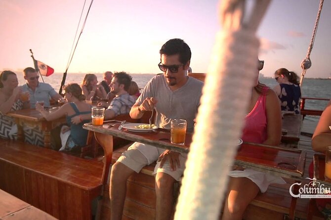 Your Romantic Dinner in Cancun, includes national open bar and live music - Pickup, timing, and the return to the marina