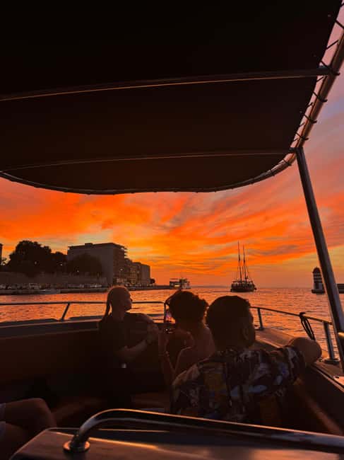 Zadar: Romantic Luxury Sunset Boat Tour with Aperol Spritz - Aperol Spritz, Prosecco, and the extra fee