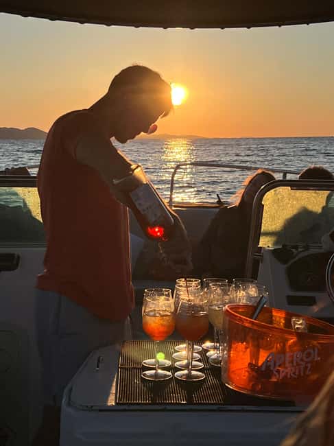 Zadar: Romantic Luxury Sunset Boat Tour with Aperol Spritz - What the small group changes