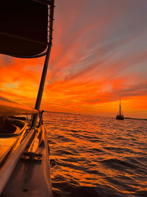 Zadar: Romantic Luxury Sunset Boat Tour with Aperol Spritz - Leaving from Foša, Zadar’s old harbor